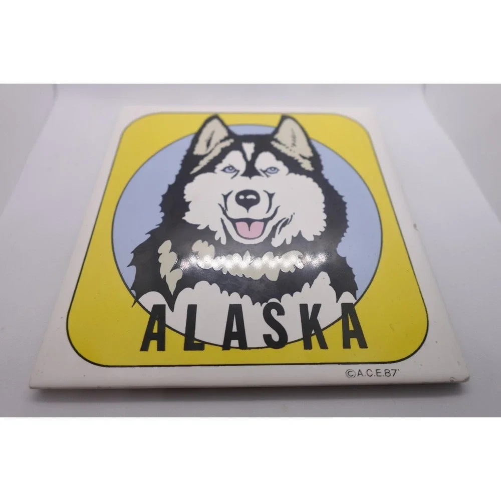 SOUVENIR ALASKA HUSKY DOG DECORATIVE CERAMIC WALL PLAQUE‎ HOT PLATE TRIVET